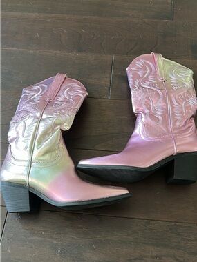 Women’s Iridescent Pink Western Boots